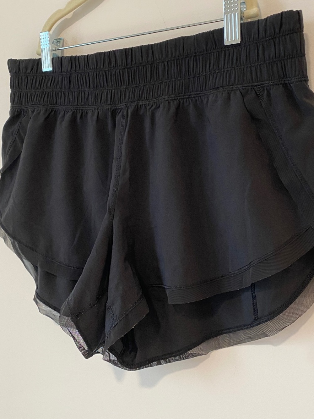 Lululemon Mesh-Trimmed Shorts - Black - Size 8